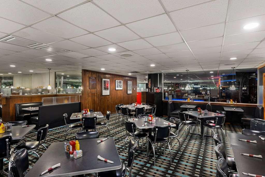 Hotel Wyndham Garden Ankeny Restaurant photo